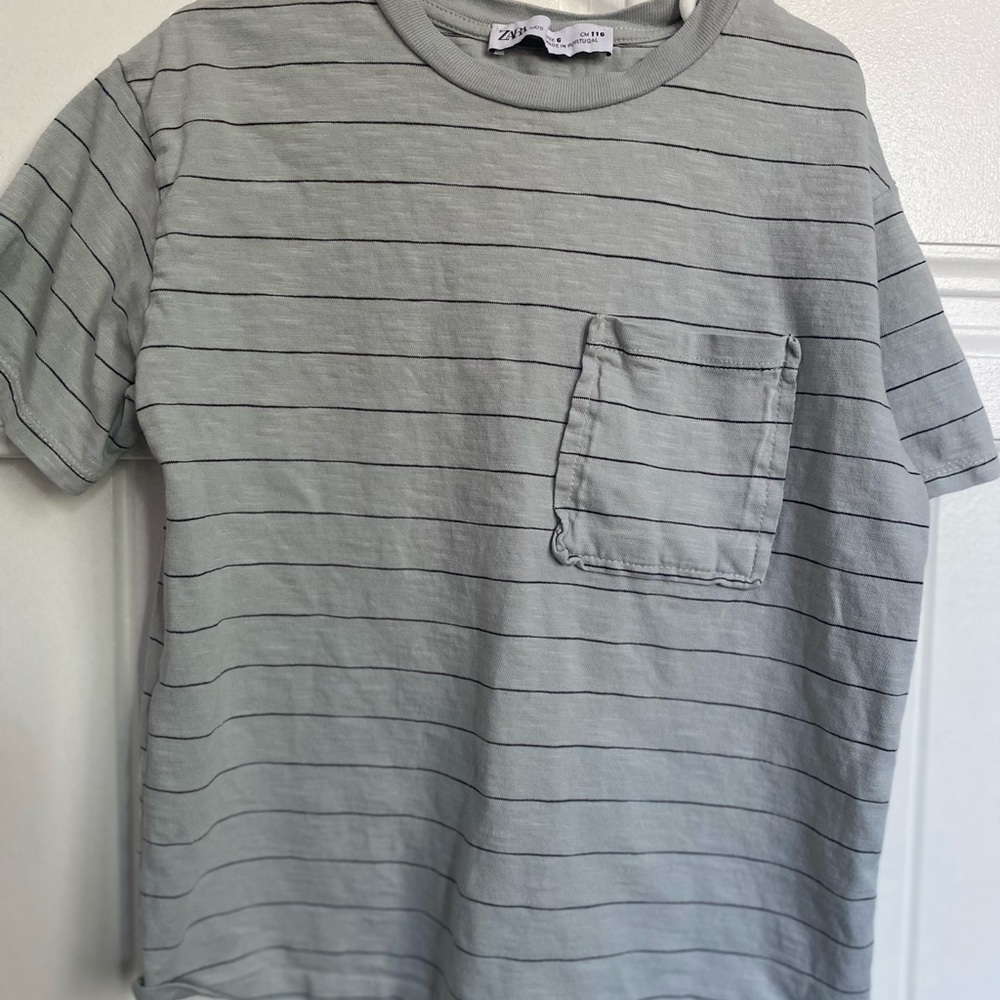 2 Zara T shirts